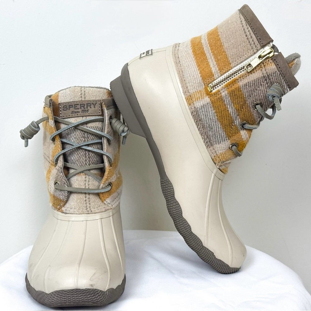 Sperry Women's Yellow And Ivory Plaid Saltwater Rubber Duck Boots Size 7